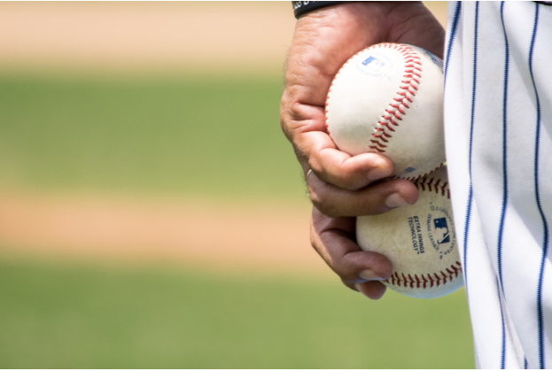 How to Pick the Right Baseball Equipment - The Vistek